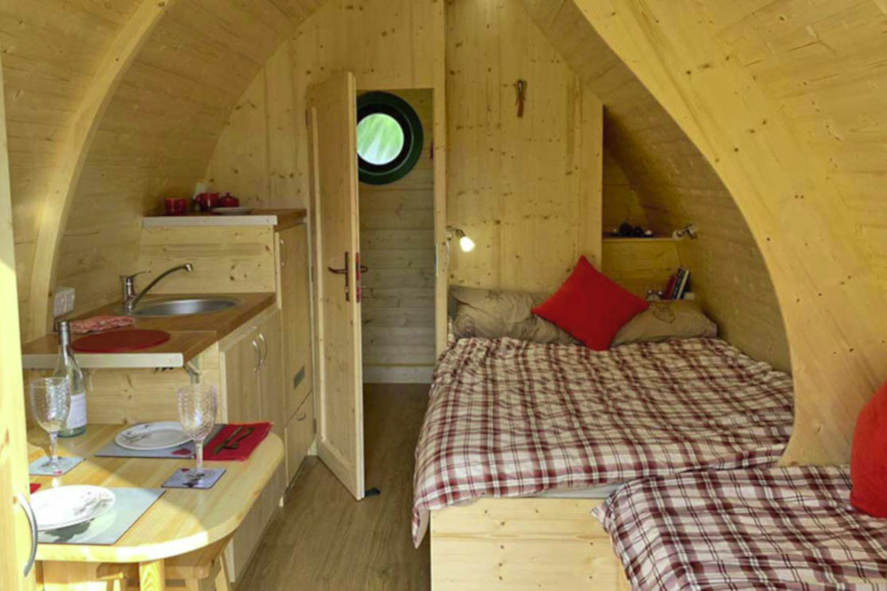 Rent a family-friendly wooden igloo deluxe on Camping Lazy Rancho in Unterseen near Interlaken | Switzerland